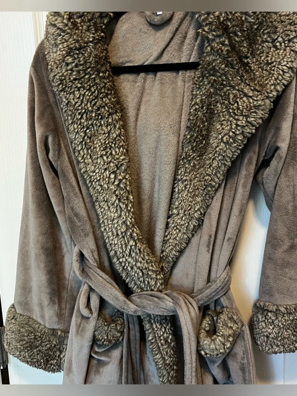 Pottery Barn Faux Shearling Plush Gray Hoodie Robe size medium